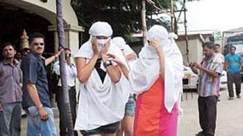 300 partygoers detained in Pune, outrage over cops' high-handedness