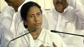 हार्ट अटैक को डेंगू बता रहे हैं कुछ डॉक्टर : ममता