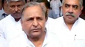 सरकार है या मजाक है : मुलायम