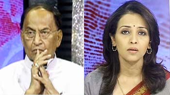 आरक्षण के नाम पर हाथापाई, राजनीति?