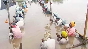 जल सत्याग्रह करने वालों की कोई सुनवाई नहीं जल सत्याग्रह करने वालों की कोई सुनवाई नहीं