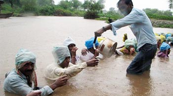 After 17-day protest in water, Madhya Pradesh farmers win