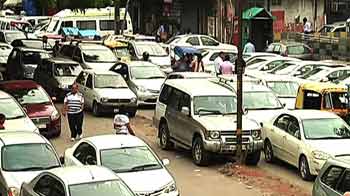 Video : पार्किंग के नाम पर दिल्ली में मची है लूट