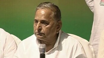 Video : Mulayam talks of mid-term polls again, says he has high regard for Mamata