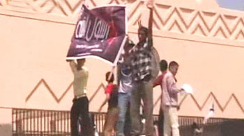 Yemen: Protests over anti-Islam film flare up, US embassy targeted Yemen: Protests over anti-Islam film flare up, US embassy targeted