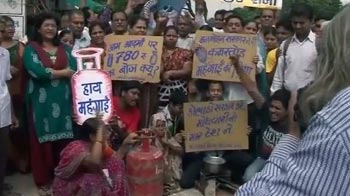 डीजल मूल्यवृ्द्धि के खिलाफ जगह-जगह प्रदर्शन