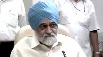 Rise in inflation due to macro-economic imbalance: Montek Singh Ahluwalia