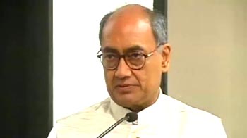 Digvijaya Singh defends Sushilkumar Shinde over comment on coal scandal Digvijaya Singh defends Sushilkumar Shinde over comment on coal scandal