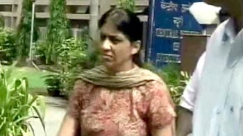 Video : Aarushi case: Nupur Talwar granted bail by Supreme Court
