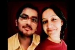 कब्र खोदकर निकाला गया शव कब्र खोदकर निकाला गया शव