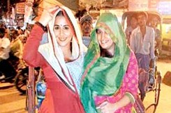 Vidya Balan goes incognito in Varanasi Vidya Balan goes incognito in Varanasi
