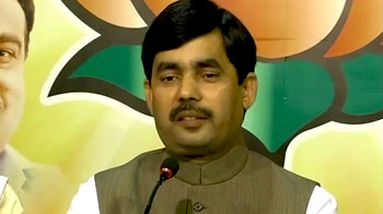 सरकार रोलबैक करे या बोरिया-बिस्तर पैक करे : शाहनवाज