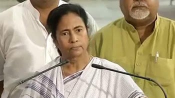 Video : Nobody has tried to reach me: Angry Mamata contradicts Congress