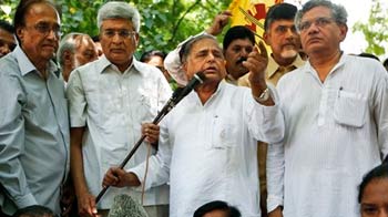 Is Mulayam Singh Yadav emerging as face of Third Front?