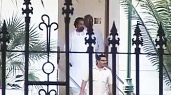 Videos : ममता के सभी मंत्रियों ने पीएम को सौंपे इस्तीफे