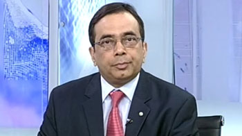 Rupee to head to 52/$: Axis Bank