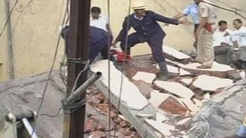Video : Six killed in building collapse in Pune