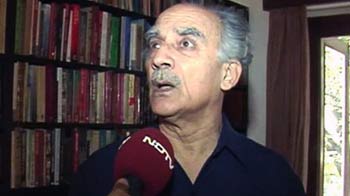 पीएम के बचाव में आए अरुण शौरी पीएम के बचाव में आए अरुण शौरी