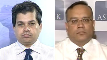 Market in consolidating mode, upside momentum may continue: Experts