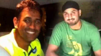 Dhoni, Bhajji check out the Beast!