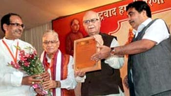 Video : Re-project commitment to secularism, aim now at 'NDA Plus': Advani to BJP