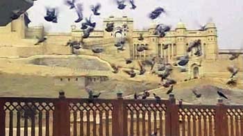 किले में बनी सुरंग को सैलानियों के लिए खोला