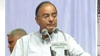 अरुण जेटली के जजों पर बयान पर बवाल