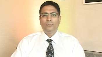 Rupee may trade between 52-53/$ unless govt takes further action: UBS