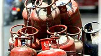सातवां रसोई गैस सिलेंडर 900 रुपये में मिलेगा सातवां रसोई गैस सिलेंडर 900 रुपये में मिलेगा