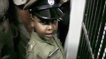 7 वर्ष का बच्चा बना एक दिन का इंस्पेक्टर 7 वर्ष का बच्चा बना एक दिन का इंस्पेक्टर