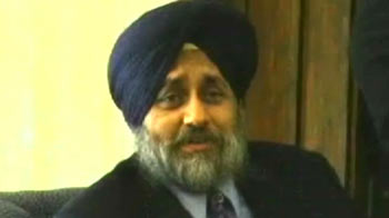 सुखबीर बादल ने स्कूल को दान में दिए एक करोड़