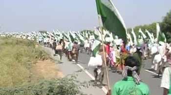 Video : 'Jan satyagraha': Silent march by 50,000 landless people enters third day