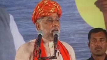 Video : PM misleading country on Sonia Gandhi's tours, says Narendra Modi