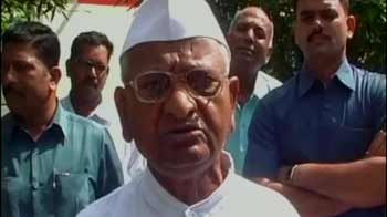 Kejriwal's allegations against Robert Vadra should be probed: Anna Hazare