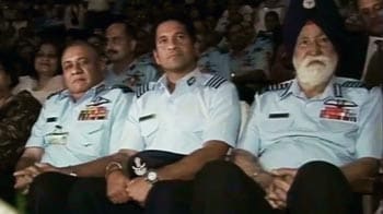 Videos : सचिन-धोनी से नाराज़ है भारतीय वायुसेना