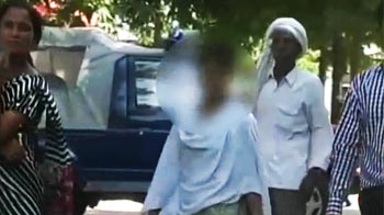 विधायक पर बंधक बनाकर रेप का आरोप