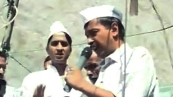 'प्रियंका की संपत्ति का भी करें खुलासा अरविंद'