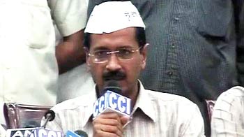 Video : Kejriwal releases more documents as 'evidence' against Vadra, DLF
