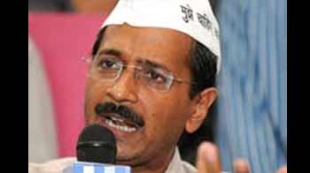 वाड्रा पर मेहरबान है डीएलएफ : केजरीवाल