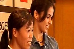 Saina and Mary Kom given flats in Bangalore Saina and Mary Kom given flats in Bangalore