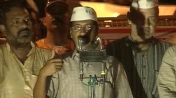 Video : Kejriwal to produce more evidence against Khurshid today