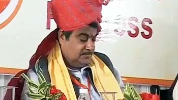 गुजरात : बीजेपी के स्टार प्रचारकों में कई चेहरे नदारद