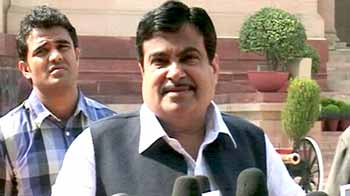 नितिन गडकरी ने की राष्ट्रपति से मुलाकात