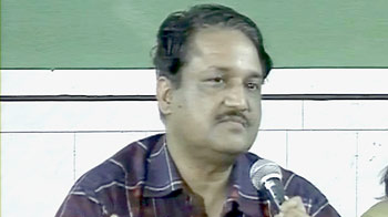 'शरद पवार का परिवार है असली घोटालेबाज'