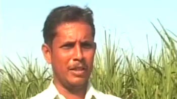 Farmers now demand that Nitin Gadkari return their land