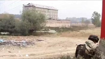 Video : Militants open fire outside hotel in Srinagar, one person killed