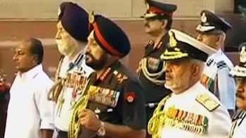 1962 के शहीदों को 50 साल बाद पहली बार दी गई श्रद्धांजलि 1962 के शहीदों को 50 साल बाद पहली बार दी गई श्रद्धांजलि