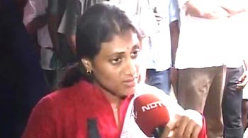 'Padayatra' by Jaganmohan Reddy's sister draws huge crowds