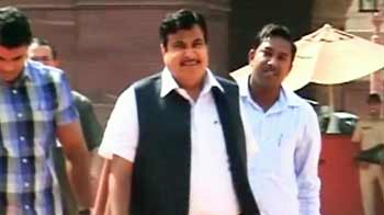 गहरे फंसे गडकरी, बढ़ी मुसीबत