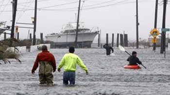 Superstorm Sandy makes landfall: Water enters subways, tunnels in New York